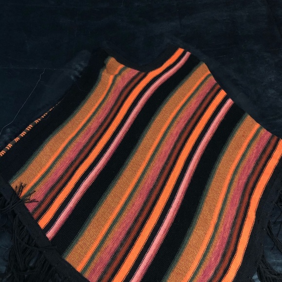 Poncho - Picture 3 of 3